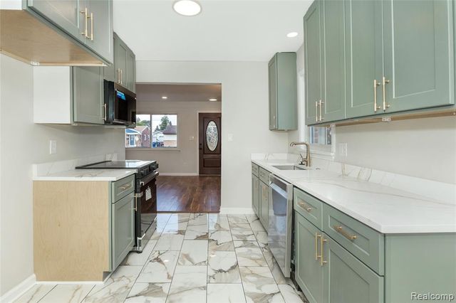 33211 Anita Drive, Westland, MI 48185