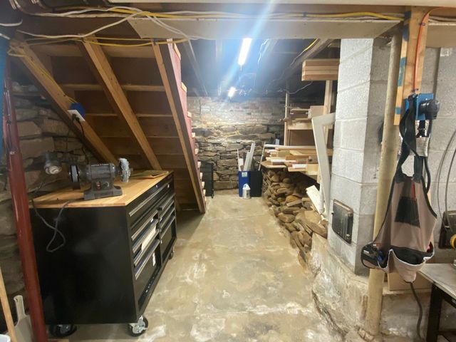 63 Webber Rd, Brookfield, MA 01506
