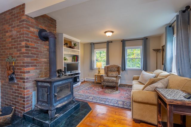 63 Webber Rd, Brookfield, MA 01506