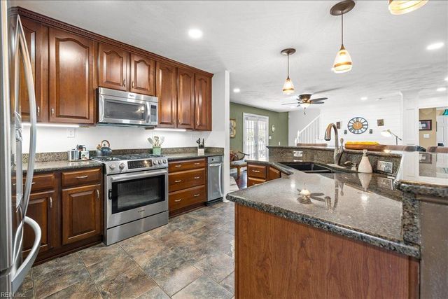 1309 Hawaiian DR, Virginia Beach, VA 23454