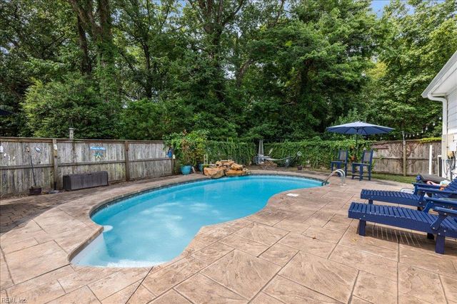 1309 Hawaiian DR, Virginia Beach, VA 23454