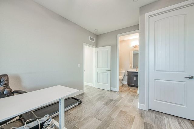 19733 Desert Willow Lane, Friant, CA 93626