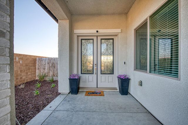 19733 Desert Willow Lane, Friant, CA 93626