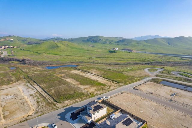 19733 Desert Willow Lane, Friant, CA 93626