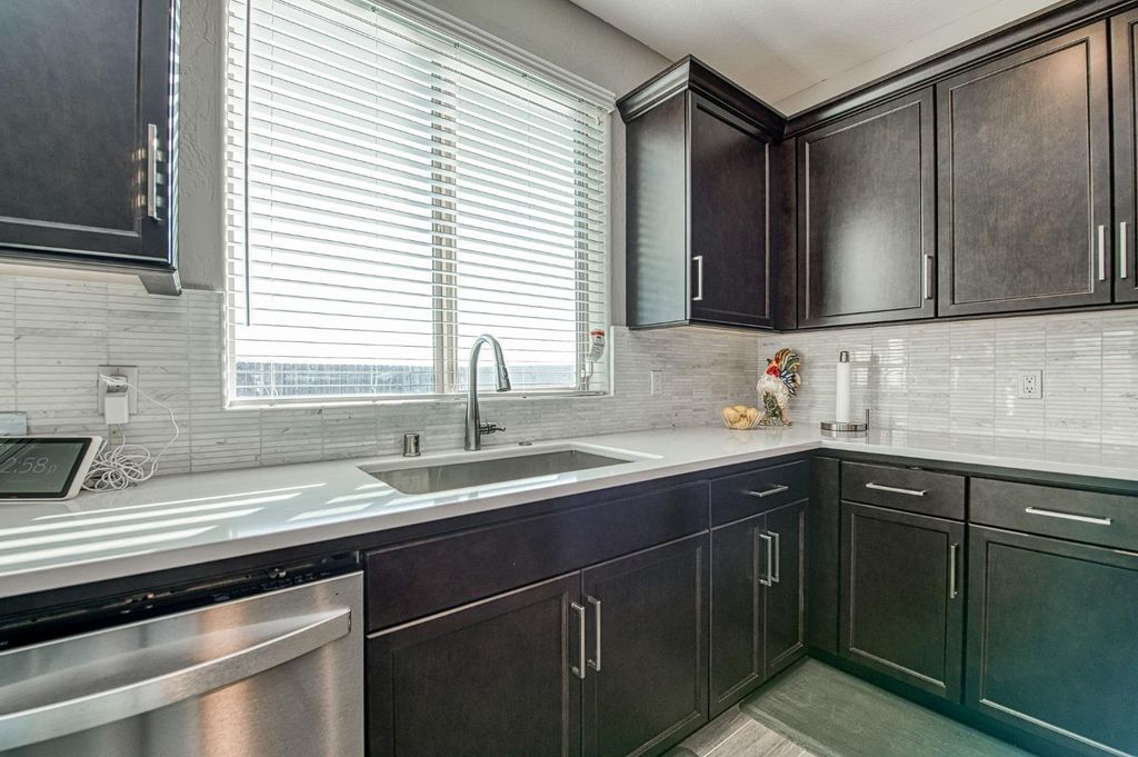 Image 17 of property listing at 19733 Desert Willow Lane, Friant, CA 93626