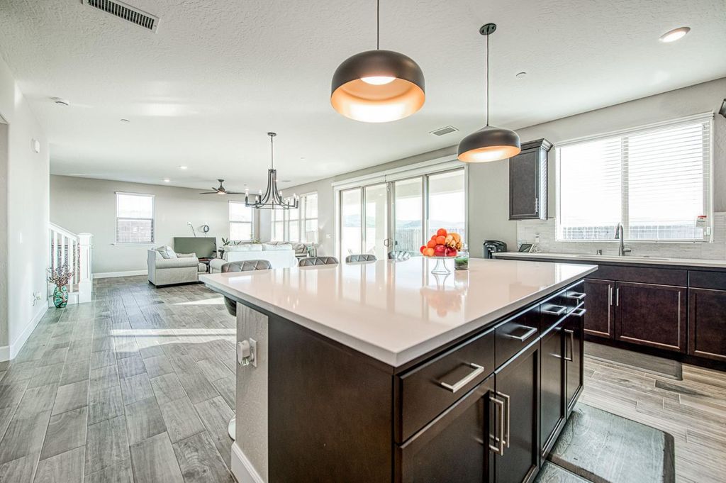 Image 21 of property listing at 19733 Desert Willow Lane, Friant, CA 93626