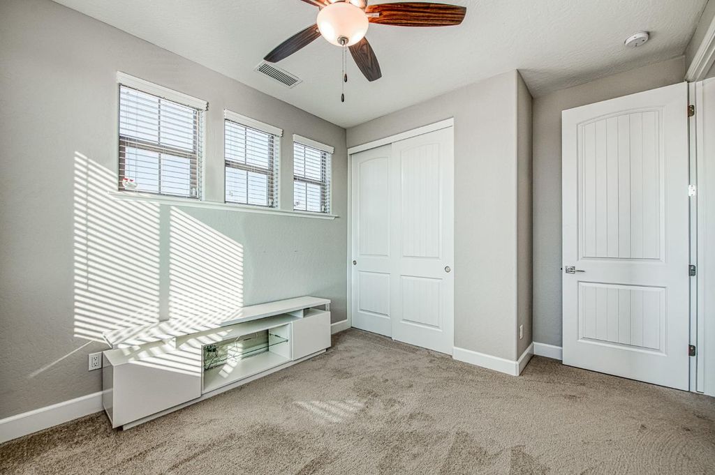 Image 39 of property listing at 19733 Desert Willow Lane, Friant, CA 93626