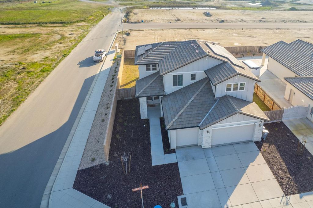 Image 47 of property listing at 19733 Desert Willow Lane, Friant, CA 93626