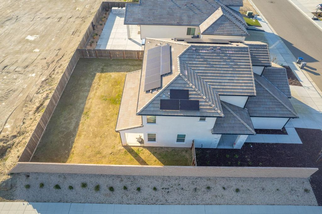 Image 50 of property listing at 19733 Desert Willow Lane, Friant, CA 93626