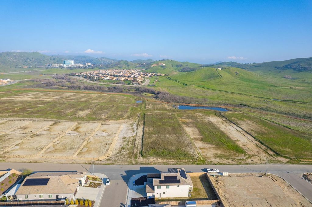 Image 57 of property listing at 19733 Desert Willow Lane, Friant, CA 93626