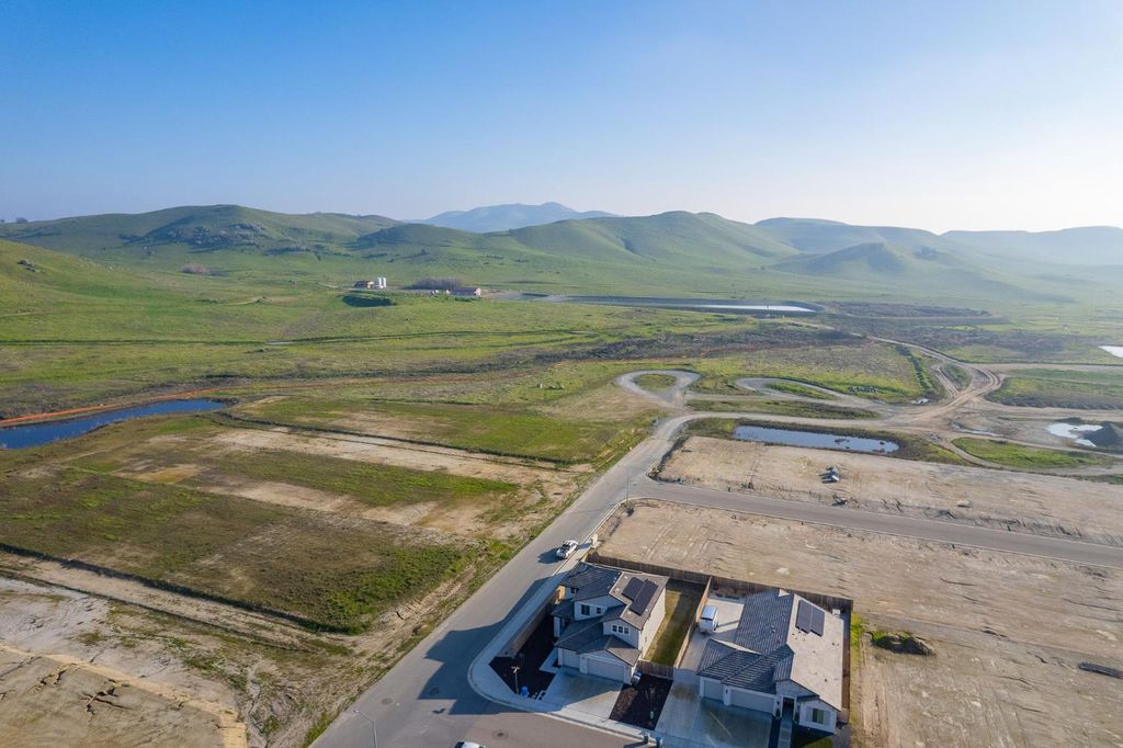 Image 59 of property listing at 19733 Desert Willow Lane, Friant, CA 93626