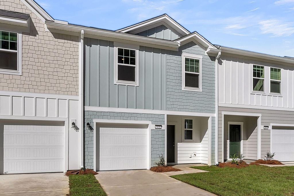 446 Colchester Court, Moncks Corner, SC 29461