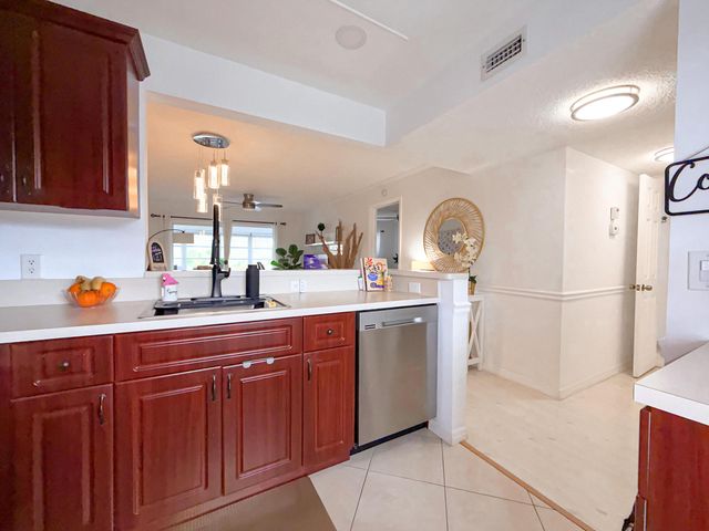 5750 NW 64th Avenue 306, Tamarac, FL 33319