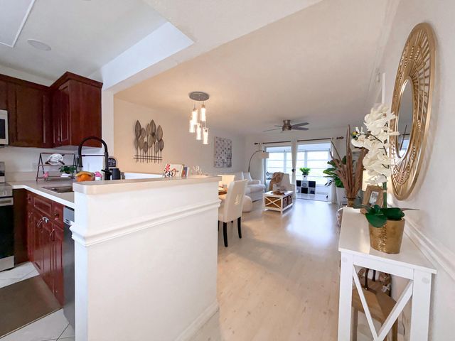 5750 NW 64th Avenue 306, Tamarac, FL 33319