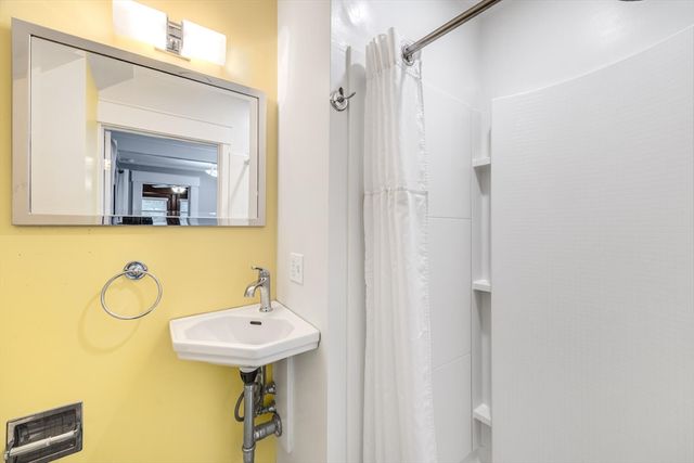 15 Center Street, Provincetown, MA 02657