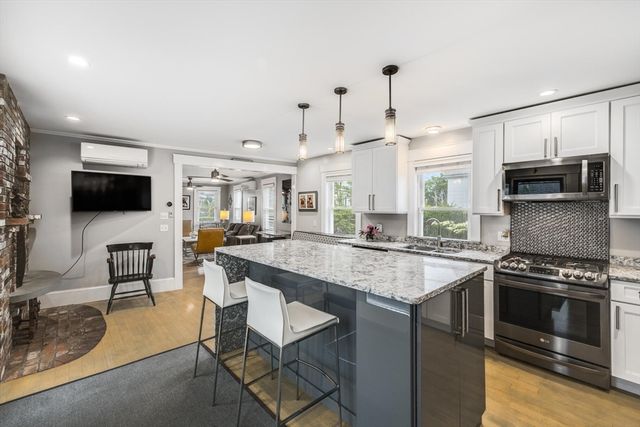 15 Center Street, Provincetown, MA 02657