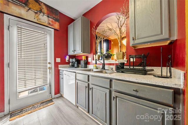 5310 Glenlea Walk Lane, Charlotte, NC 28216