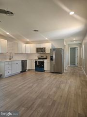 19 MIRAMAR DR, Pennsville, NJ 08070