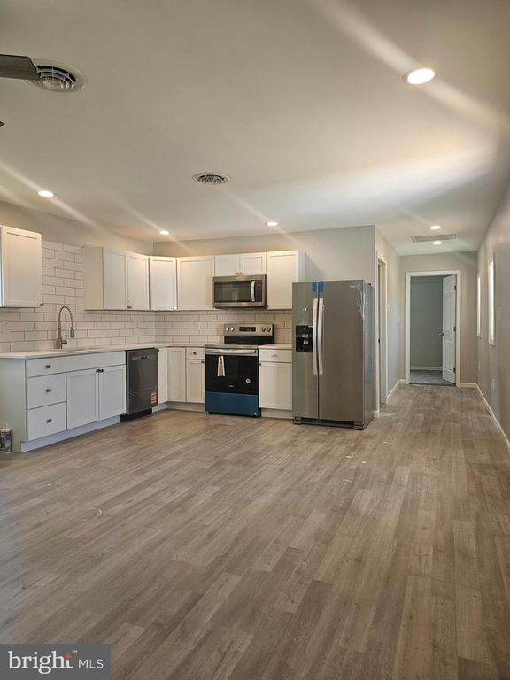 19 MIRAMAR DR, Pennsville, NJ 08070