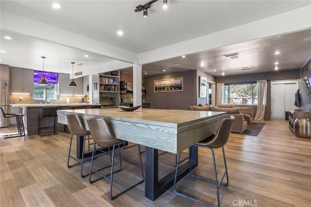 20422 20424 Schoenborn, Winnetka, CA 91306