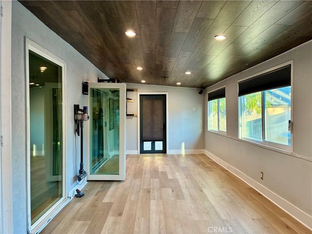 20422 20424 Schoenborn, Winnetka, CA 91306