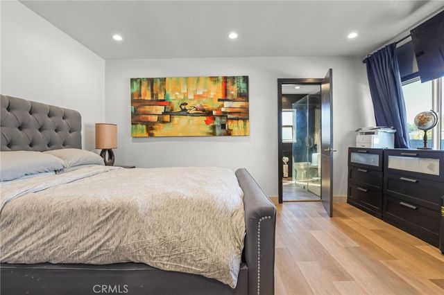 20422 20424 Schoenborn, Winnetka, CA 91306