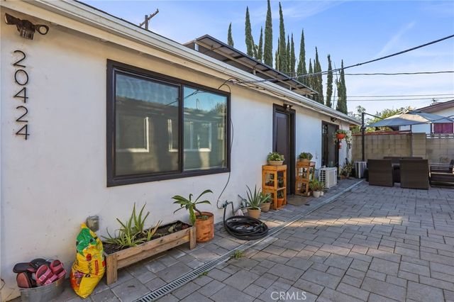 20422 20424 Schoenborn, Winnetka, CA 91306