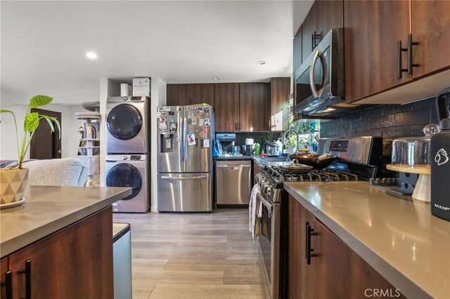 20422 20424 Schoenborn, Winnetka, CA 91306