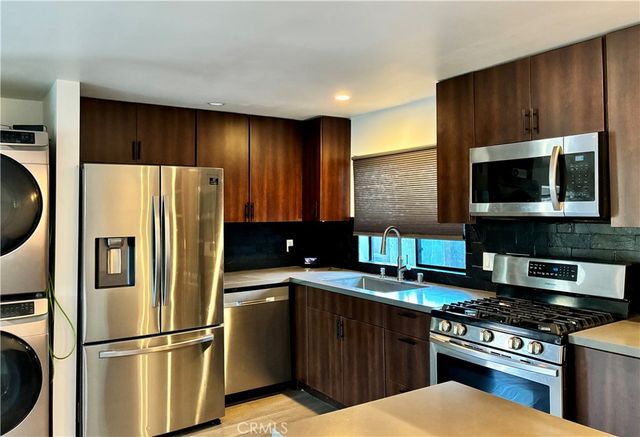 20422 20424 Schoenborn, Winnetka, CA 91306