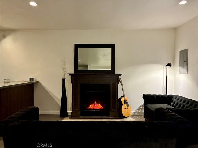 20422 20424 Schoenborn, Winnetka, CA 91306