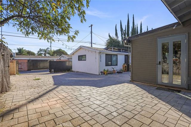 20422 20424 Schoenborn, Winnetka, CA 91306