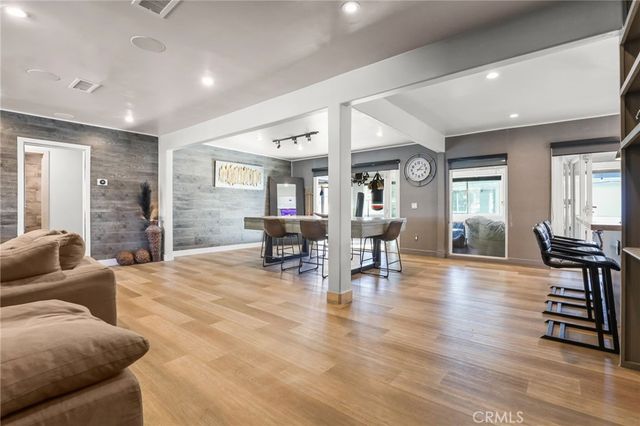 20422 20424 Schoenborn, Winnetka, CA 91306