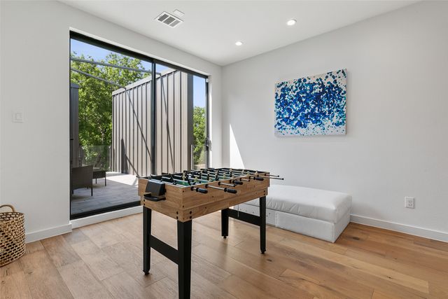 4303 Roseland Avenue, Dallas, TX 75204