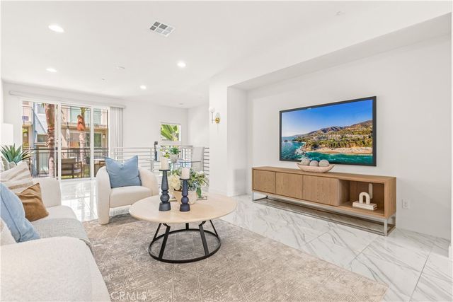 248 Rockefeller, Irvine, CA 92612