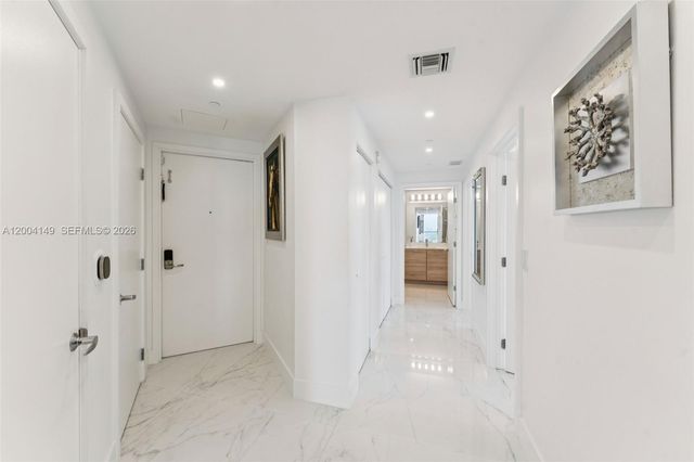 16385 Biscayne Blvd 3001, North Miami Beach, FL 33160