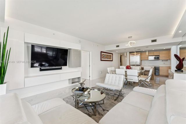 16385 Biscayne Blvd 3001, North Miami Beach, FL 33160