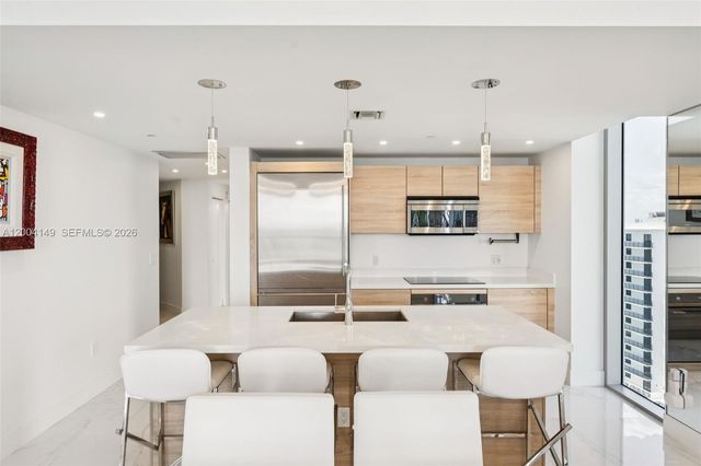 16385 Biscayne Blvd 3001, North Miami Beach, FL 33160