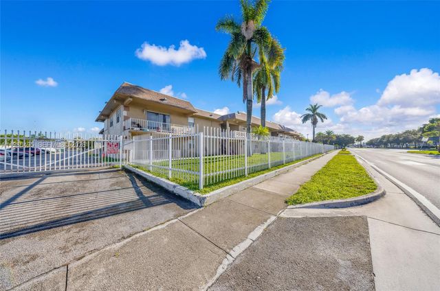 301 NW 177th St 201, Miami Gardens, FL 33169