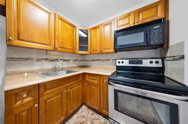 301 NW 177th St 201, Miami Gardens, FL 33169