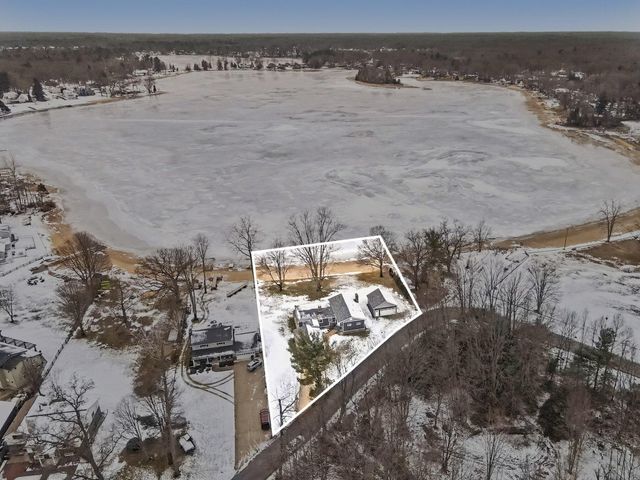 6075 West Street, Twin Lake, MI 49457