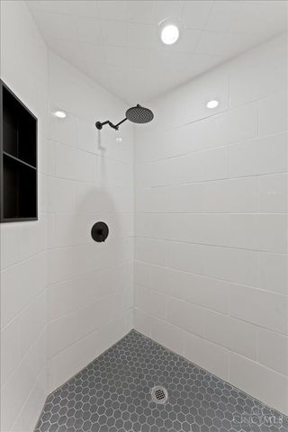 6675 Nicole Lane, Miami Twp, OH 45140