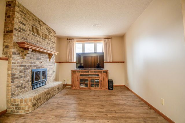 608 27th Avenue SW, Willmar, MN 56201