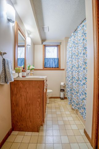 608 27th Avenue SW, Willmar, MN 56201