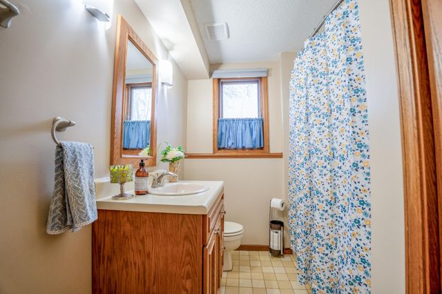 608 27th Avenue SW, Willmar, MN 56201