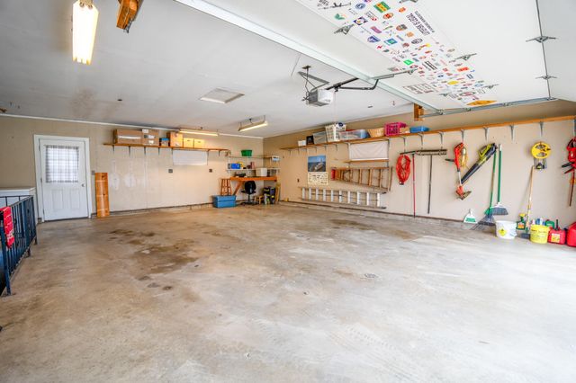 608 27th Avenue SW, Willmar, MN 56201