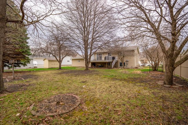 608 27th Avenue SW, Willmar, MN 56201
