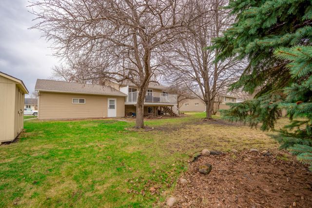608 27th Avenue SW, Willmar, MN 56201