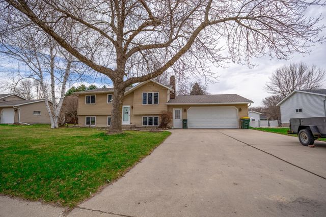 608 27th Avenue SW, Willmar, MN 56201
