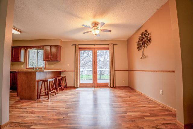 608 27th Avenue SW, Willmar, MN 56201