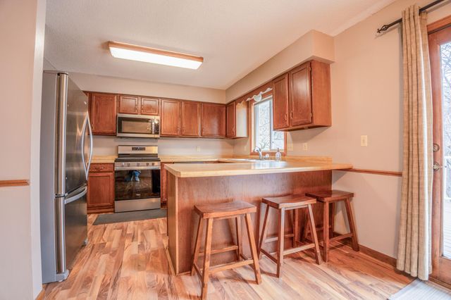 608 27th Avenue SW, Willmar, MN 56201
